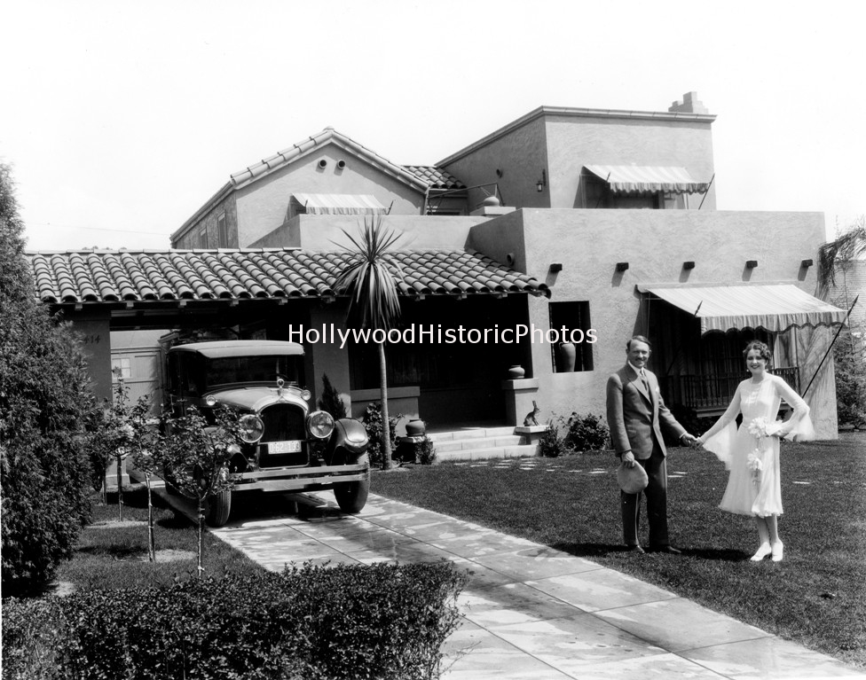 Harper Ave 1414 Harper House Irvin Willat and Billie Dove 1926.jpg